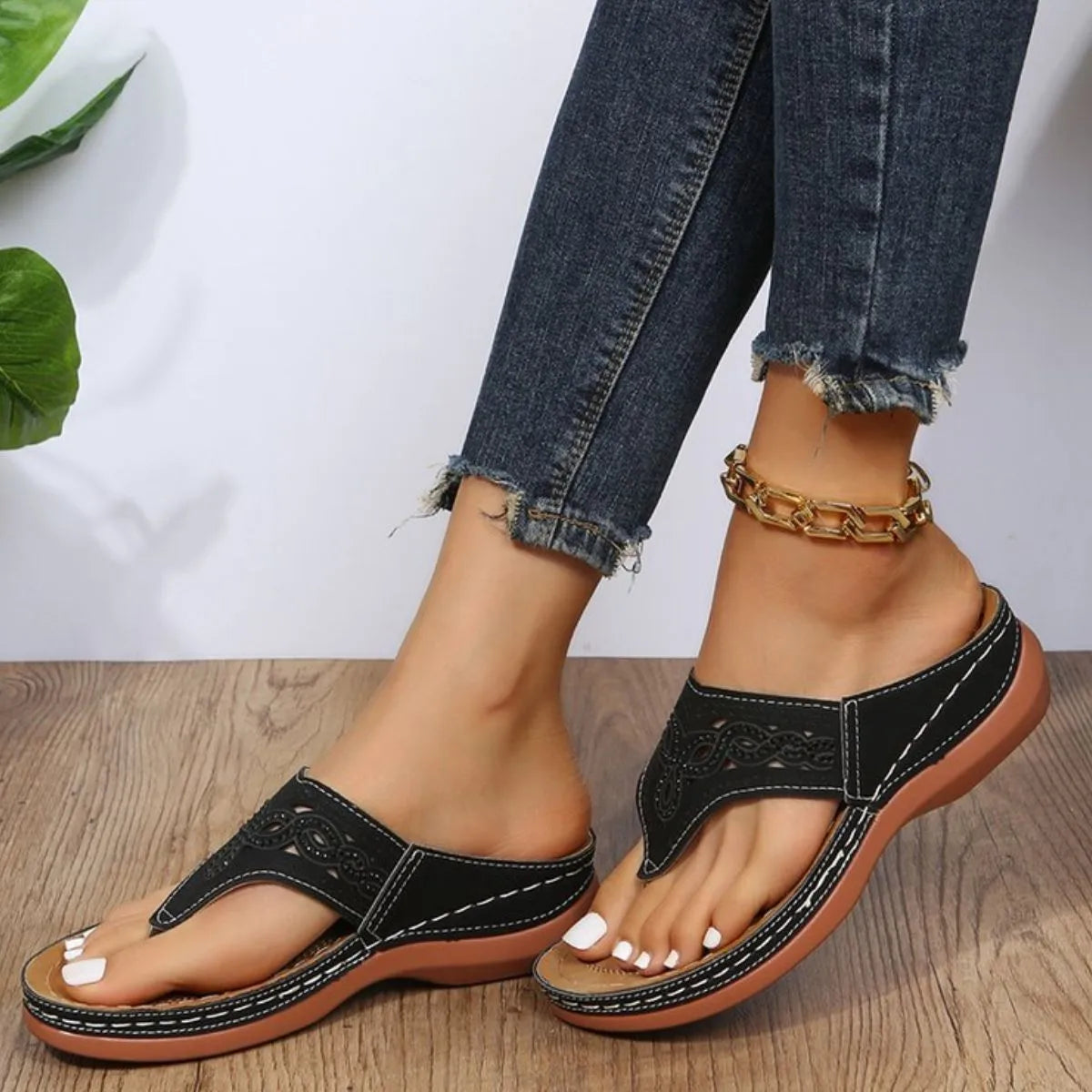 Women's Toe Post Platform Sandals – PU Leather Flat Thong Sandals